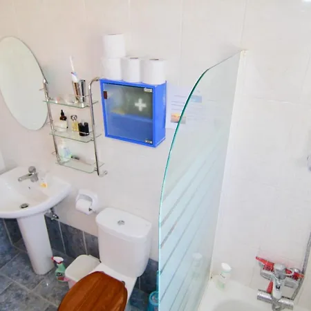 Faros Beach B101 Apartment Kato Paphos Appartement