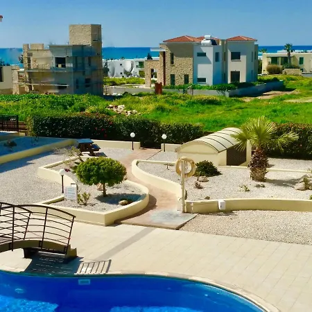 Faros Beach B101 Apartment Kato Paphos Appartement