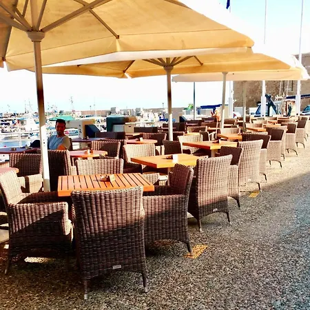 Faros Beach B101 Apartment Kato Paphos Πάφος