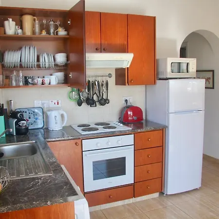 Faros Beach B101 Apartment Kato Paphos Πάφος