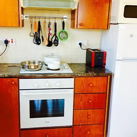 Faros Beach B101 Apartment Kato Paphos * פאפוס
