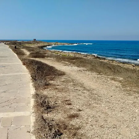 Faros Beach B101 Apartment Kato Paphos * Paphos
